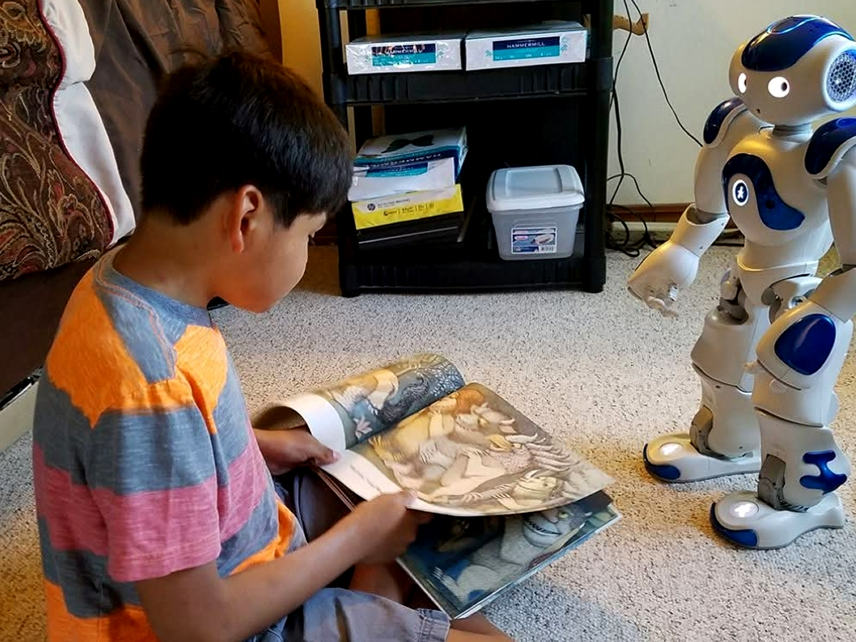 NAO social robot storytelling